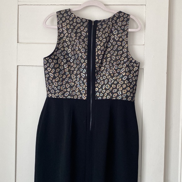 Ann Taylor petite dress with contrasting fabric on sides for a small waist look - Picture 5 of 5